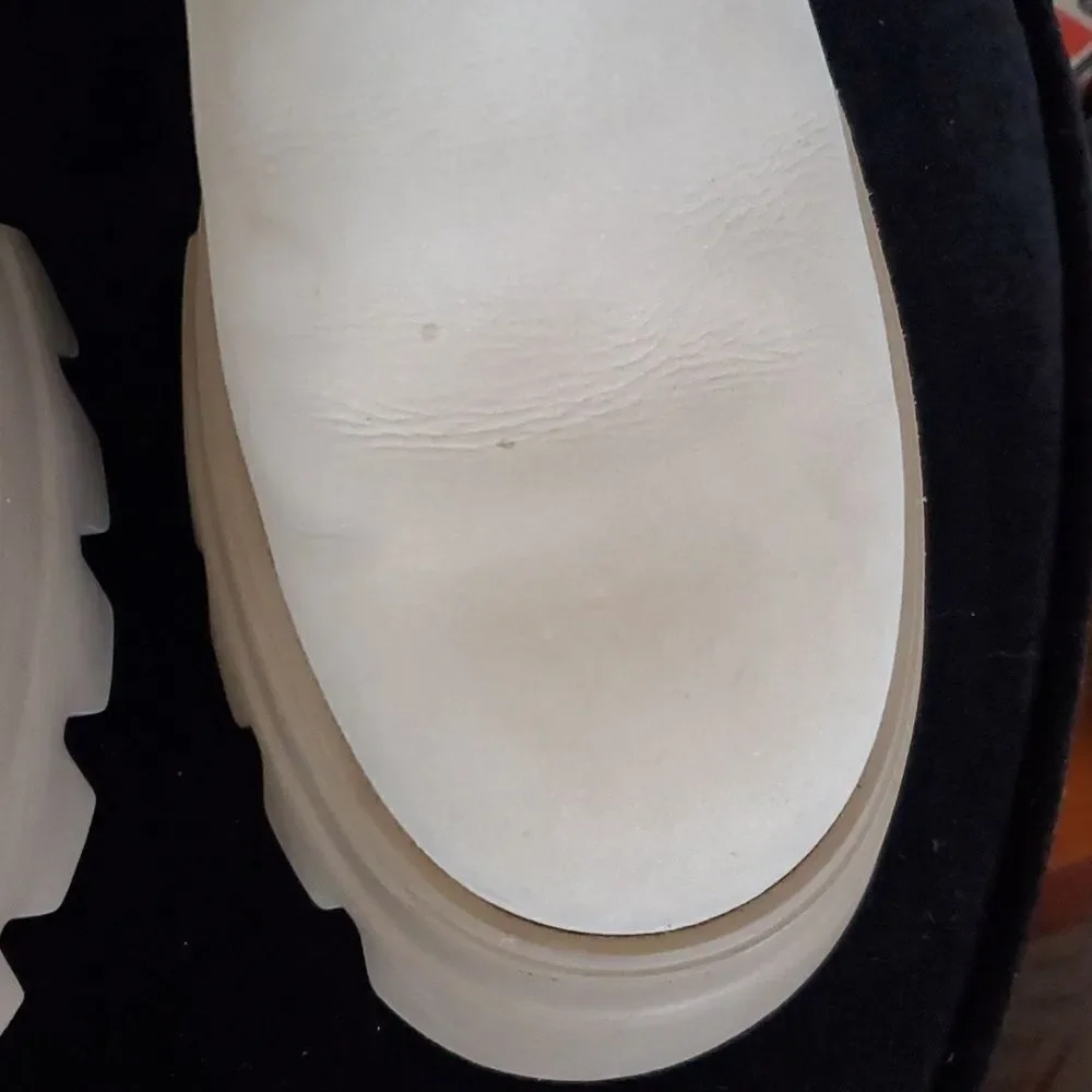 Revolve Toral Mara Boots in Igloo with Chunky Rubber Platform Size 39